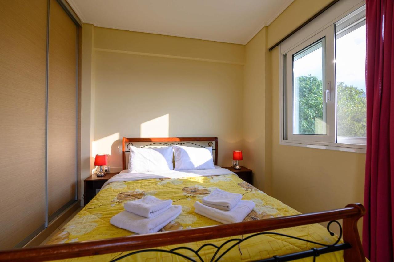 Semiramis Suites With Pool 칼라마타 외부 사진