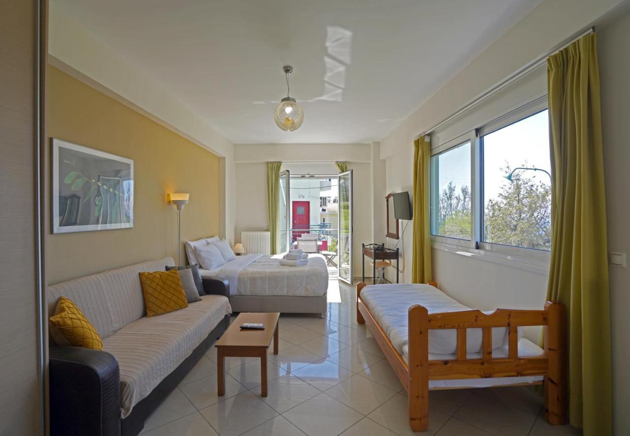 Semiramis Suites With Pool 칼라마타 외부 사진