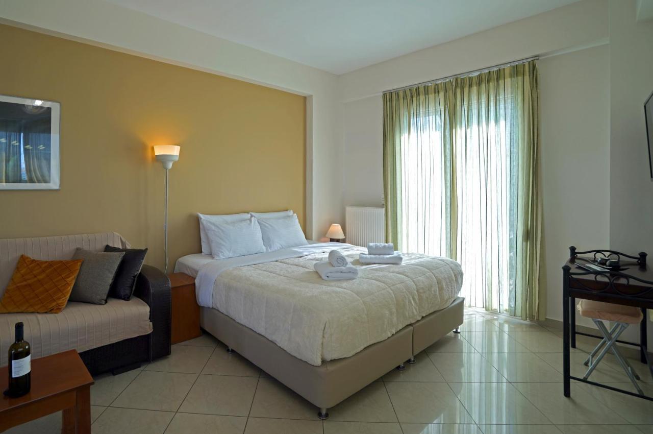 Semiramis Suites With Pool 칼라마타 외부 사진