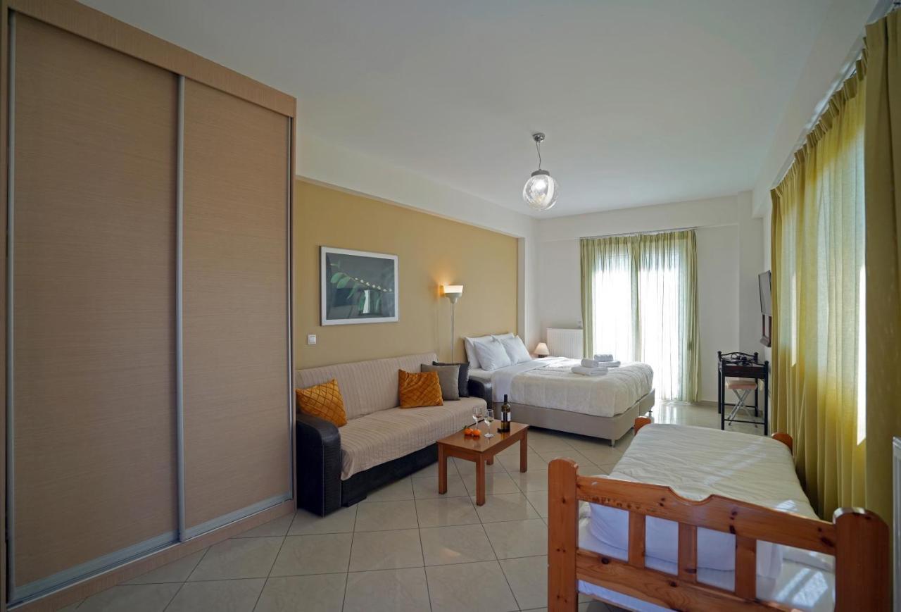 Semiramis Suites With Pool 칼라마타 외부 사진