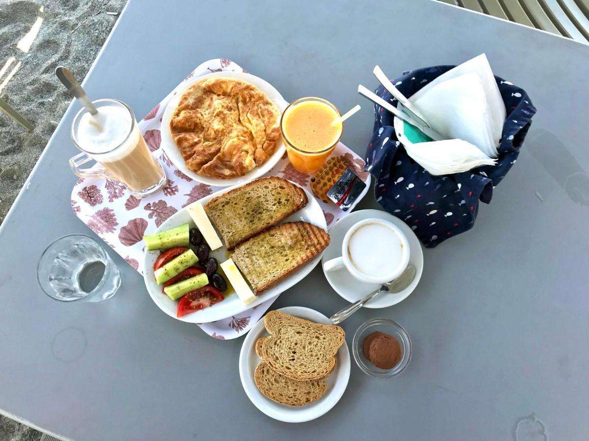 Semiramis Suites With Pool 칼라마타 외부 사진