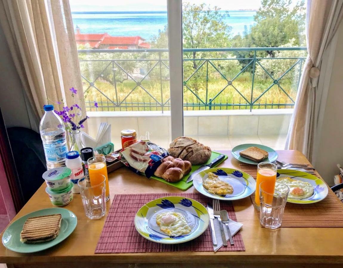 Semiramis Suites With Pool 칼라마타 외부 사진